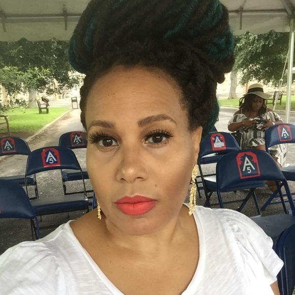 Meet your Posher, Cayce - Picture 1 of 1